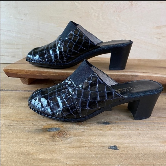 La Plume Black Patent Leather Slip on Shoes‎ Croc Pattern - Picture 1 of 8